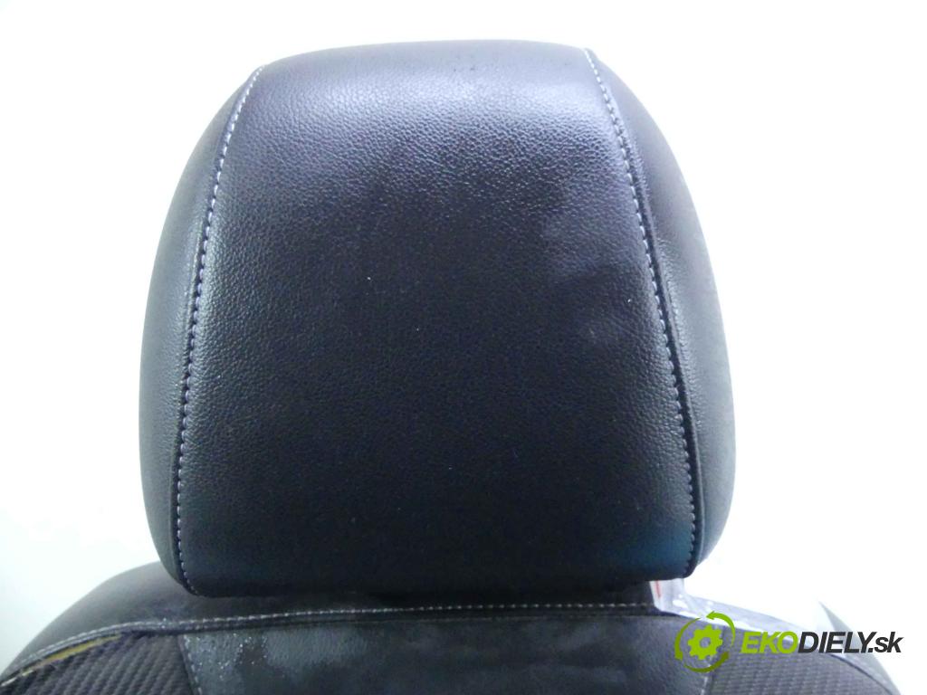 Ford Kuga II 2013-2019 2.0 tdci 150 HP manual 110 kW 1997 cm3 5- Sedačka pravý  (Sedačky, sedadlá)