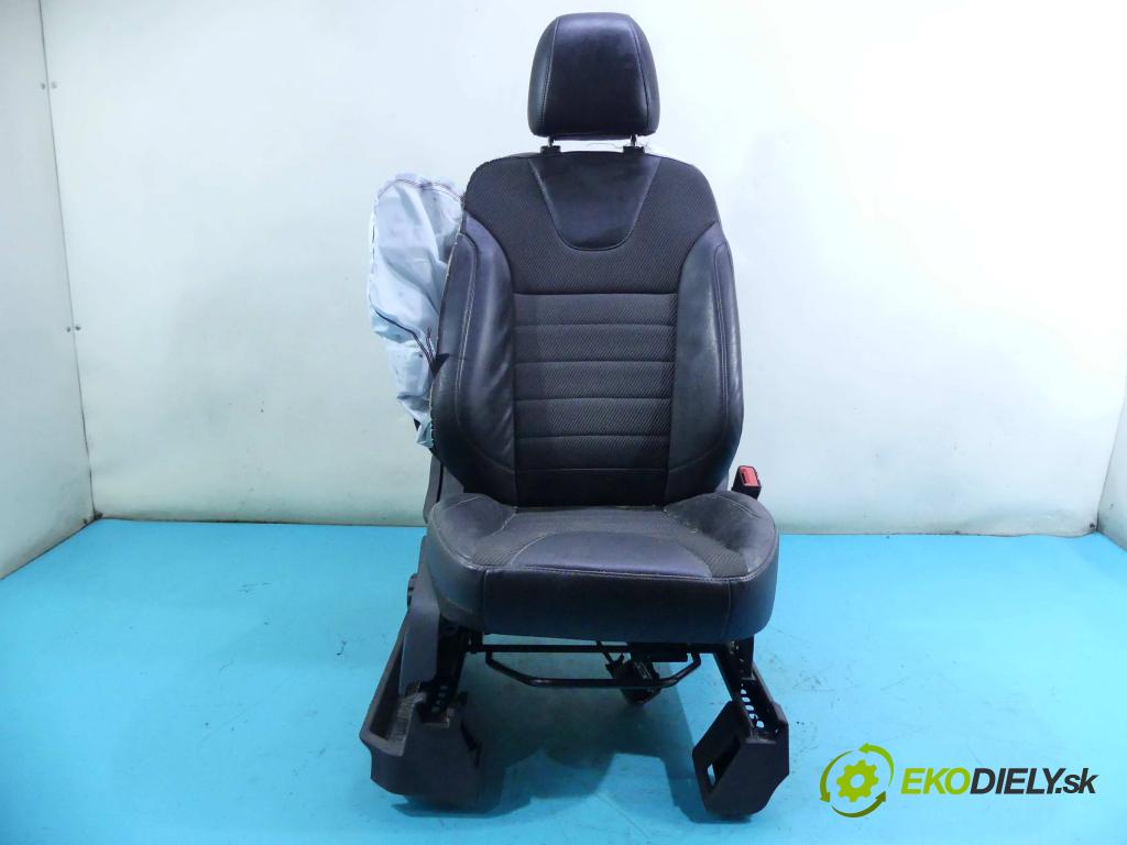 Ford Kuga II 2013-2019 2.0 tdci 150 HP manual 110 kW 1997 cm3 5- Sedačka pravý  (Sedačky, sedadlá)