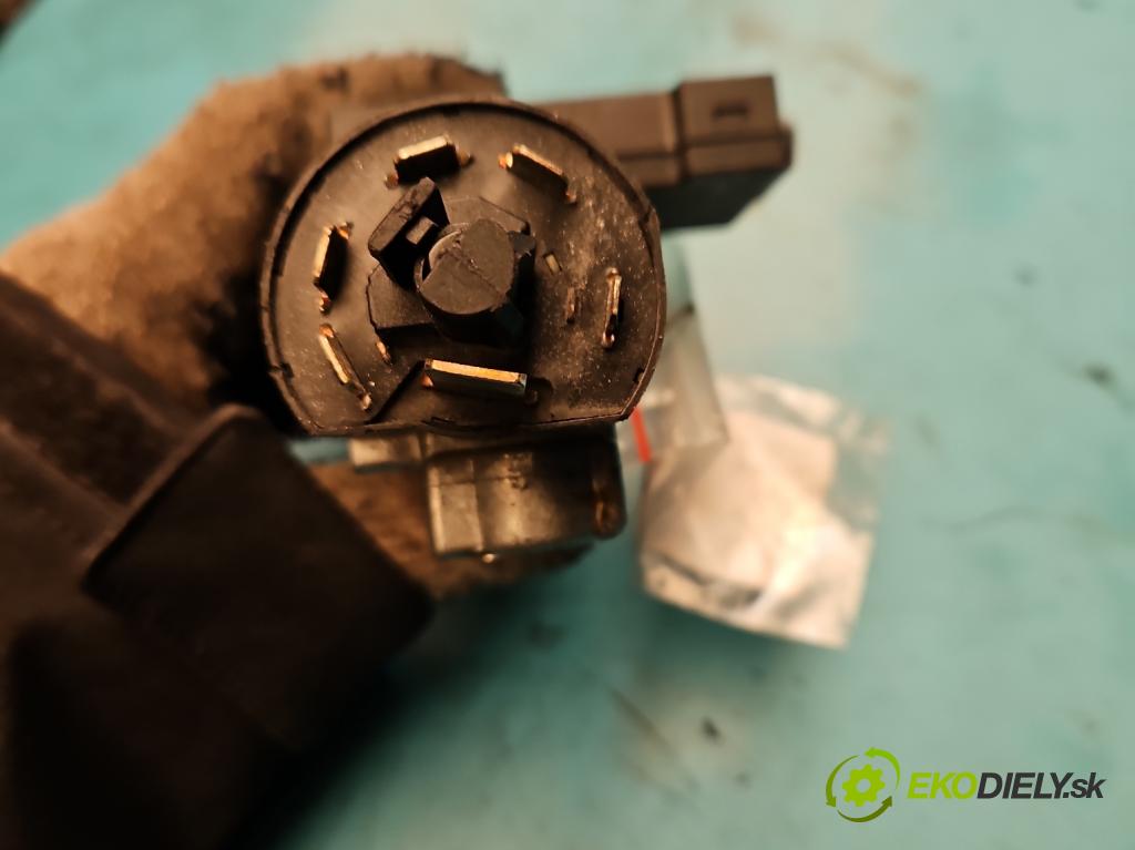 Opel Astra I 1991-2002 1.4 60 HP manual 44 kW 1389 cm3 5- Spínačka 26034040 (Spínacie skrinky a kľúče)