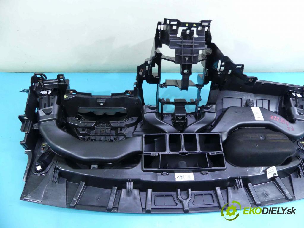 Opel Astra IV 2009-2015 1.6 16V 116 HP manual 85 kW 1598 cm3 5- kokpit,pristrojová doska rozdeľovacia