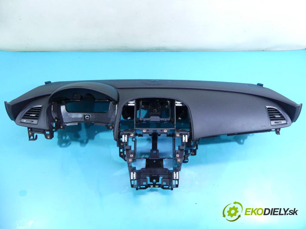 Opel Astra IV 2009-2015 1.6 16V 116 HP manual 85 kW 1598 cm3 5- kokpit,pristrojová doska rozdeľovacia 