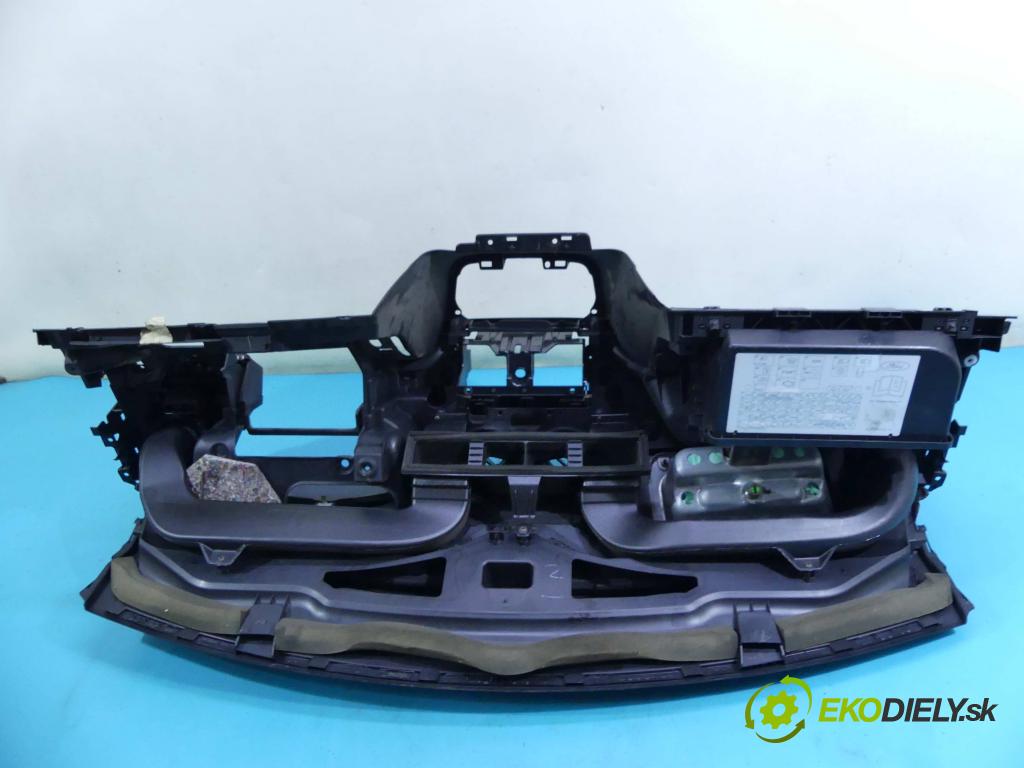 Ford Fiesta Mk6 2002-2008 1.4 tdci 68 HP manual 50 kW 1399 cm3 5- kokpit,pristrojová doska rozdeľovacia