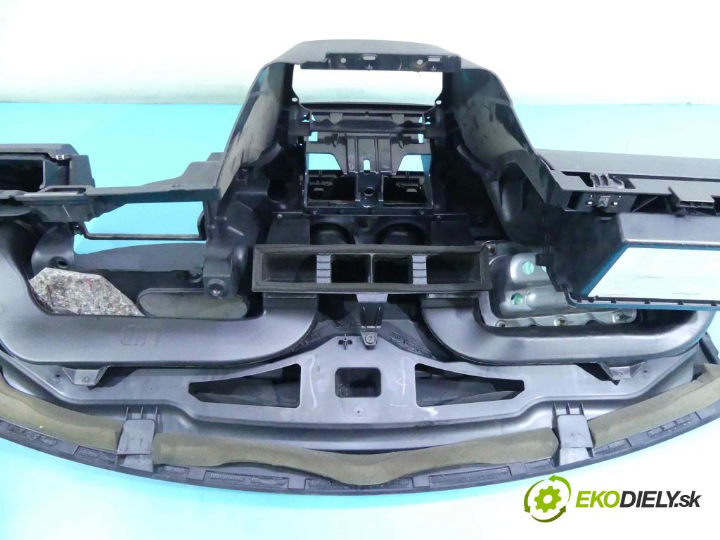 Ford Fiesta Mk6 2002-2008 1.4 tdci 68 HP manual 50 kW 1399 cm3 5- kokpit,pristrojová doska rozdeľovacia