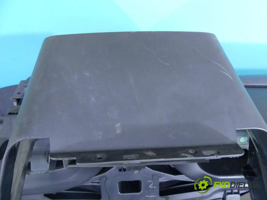 Ford Fiesta Mk6 2002-2008 1.4 tdci 68 HP manual 50 kW 1399 cm3 5- kokpit,pristrojová doska rozdeľovacia