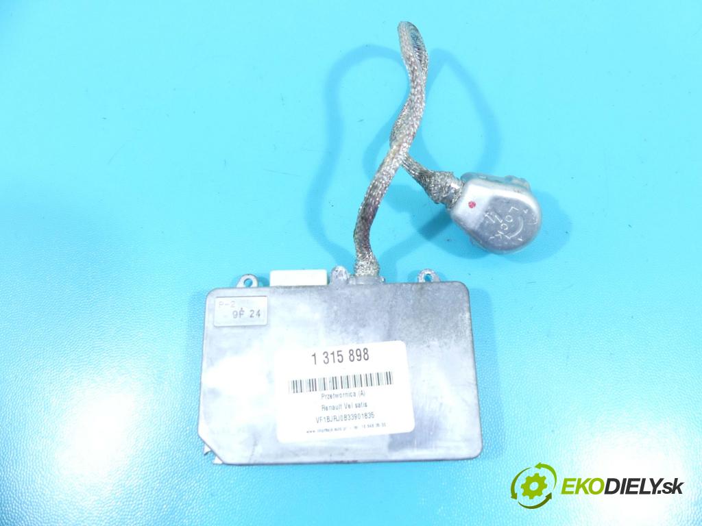 Renault Vel satis 3.0 dci 177 HP automatic 130 kW 2958 cm3 5- střídač: xenon 8200051260 (Riadiace jednotky xenónu)