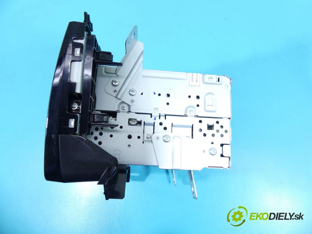Mazda 6 II GH 2007-2012 2.0 16v DISI 155 HP manual 114 kW 1999 cm3 5- Radio originál CQ-EM4971VT