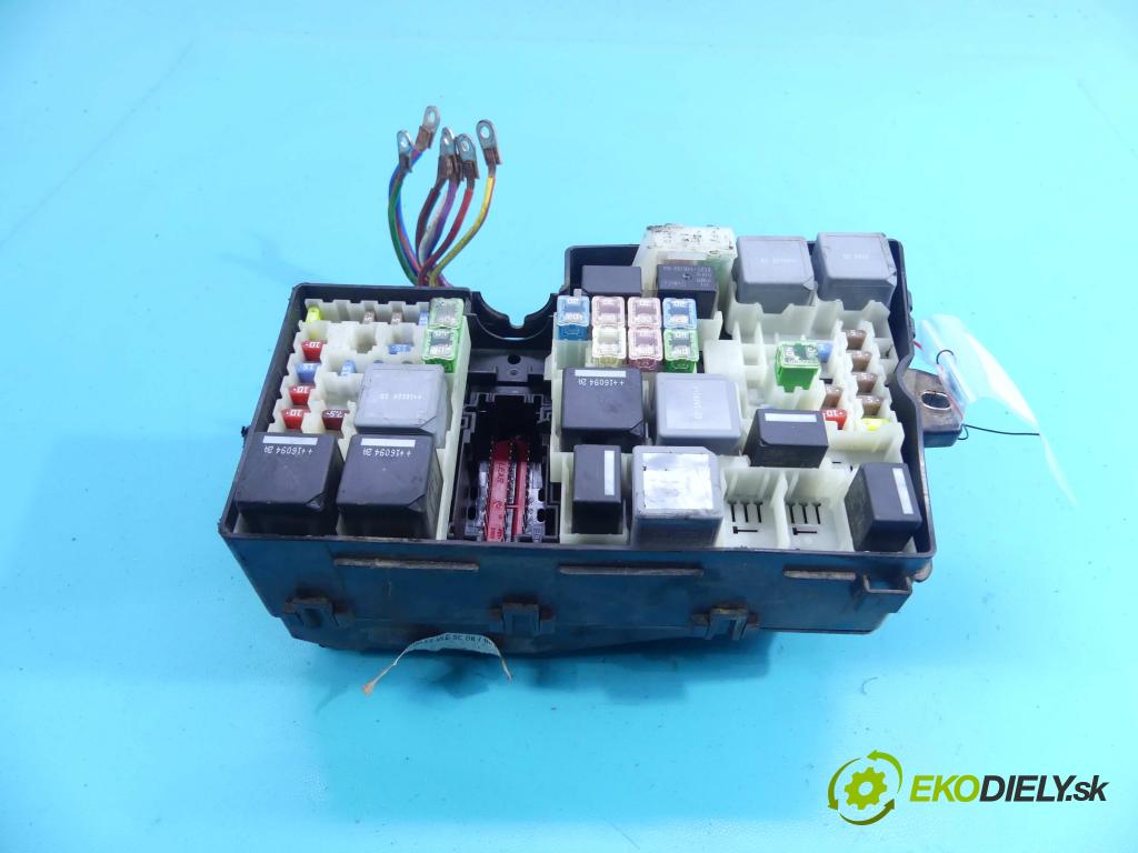 Ford Kuga Mk2 2013-2019 2.0 tdci 150 hp manual 110 kW 1997 cm3 5- skříňka pojistková AV6T-14A142-AB (Pojistkové skříňky)