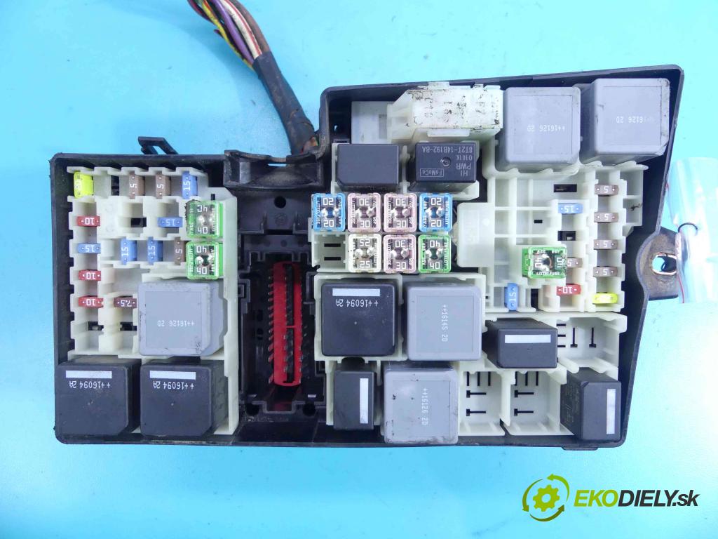 Ford Kuga Mk2 2013-2019 2.0 tdci 150 hp manual 110 kW 1997 cm3 5- skříňka pojistková AV6T-14A142-AB (Pojistkové skříňky)