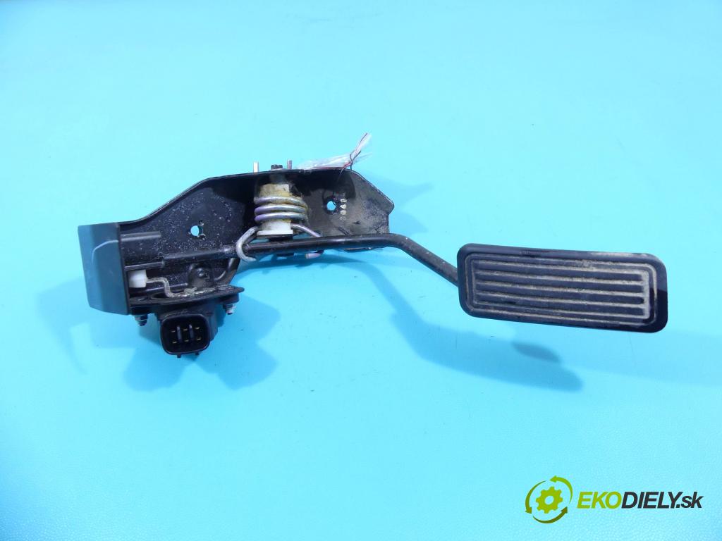 Toyota Corolla Verso II 2004-2009 2.0 D4D 116 HP manual 85 kW 1995 cm3 5- pedále 89281-52021 (Pedále)