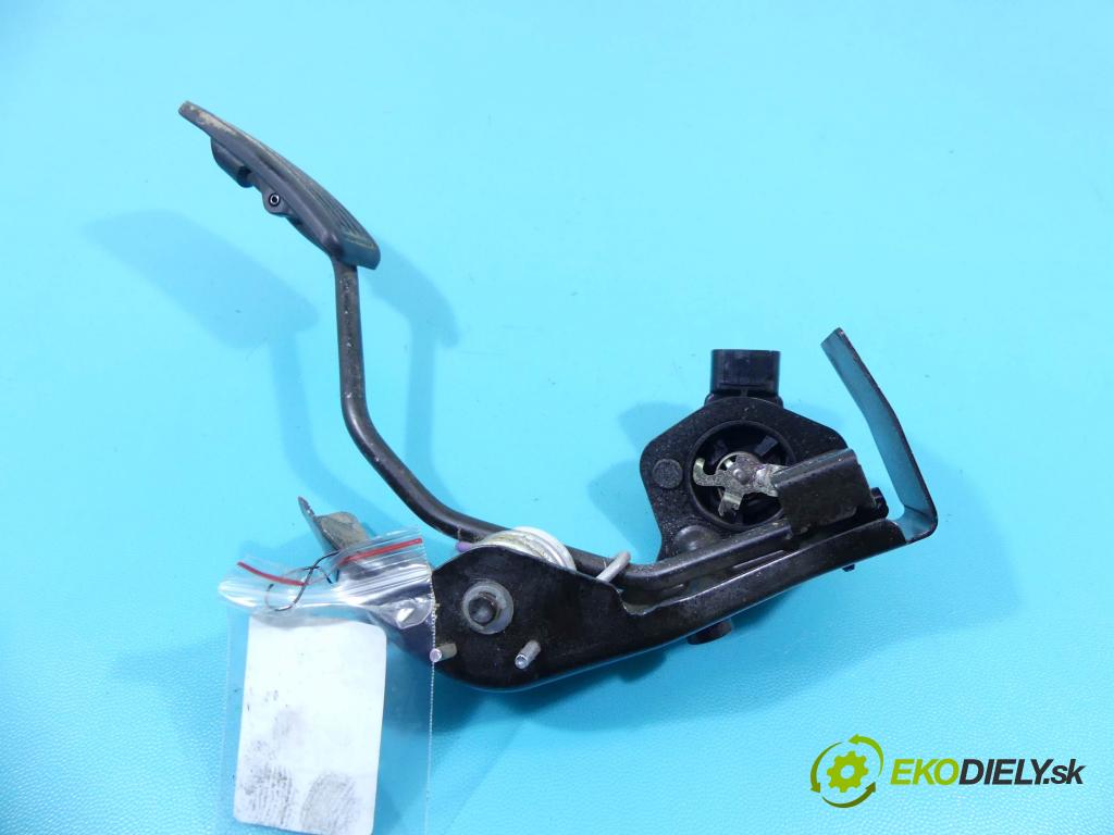 Toyota Corolla Verso II 2004-2009 2.0 D4D 116 HP manual 85 kW 1995 cm3 5- pedále 89281-52021 (Pedále)