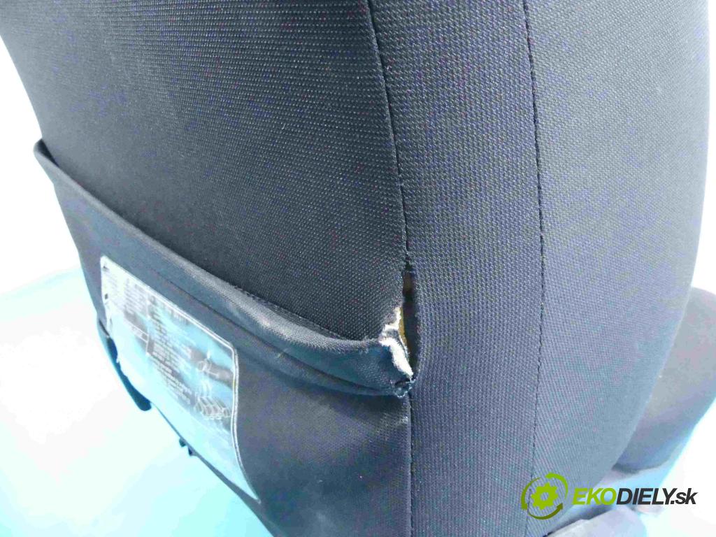 Toyota Corolla Verso II 2004-2009 2.0 D4D 116 HP manual 85 kW 1995 cm3 5- Sedačka pravý  (Sedačky, sedadlá)