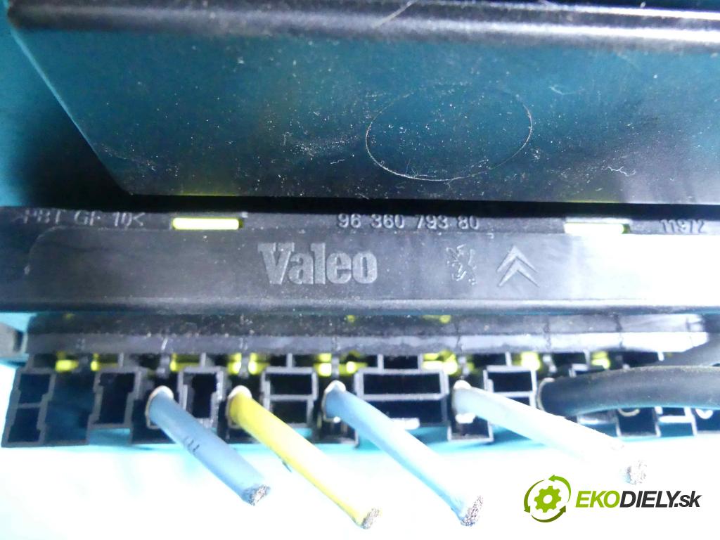 Peugeot 407 1,8.0 16v 125 HP manual 92 kW 1749 cm3 4- modul riadiaca jednotka 1189830020 (Ostatné)