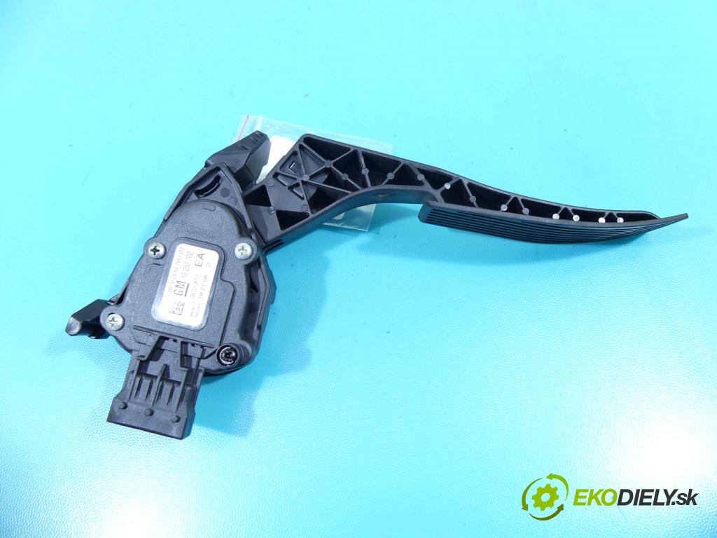 Opel Astra IV 2009-2015 1.6 16V 116 HP manual 85 kW 1598 cm3 5- pedále 13252702 (Pedále)