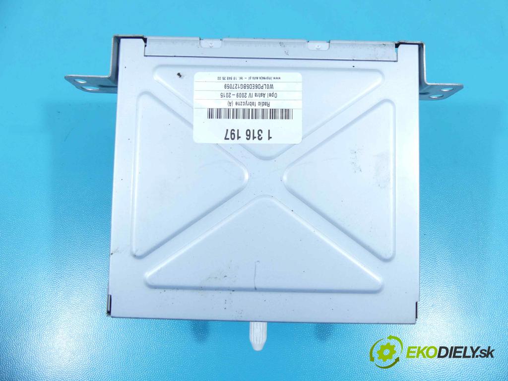 Opel Astra IV 2009-2015 1.6 16V 116 HP manual 85 kW 1598 cm3 5- Radio originál 20983513