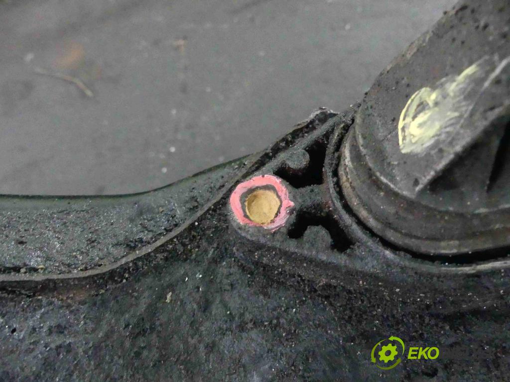 Vw Golf IV 1997-2003 1.9 tdi 131 hp manual 96 kW 1896 cm3 5- výztuha motoru