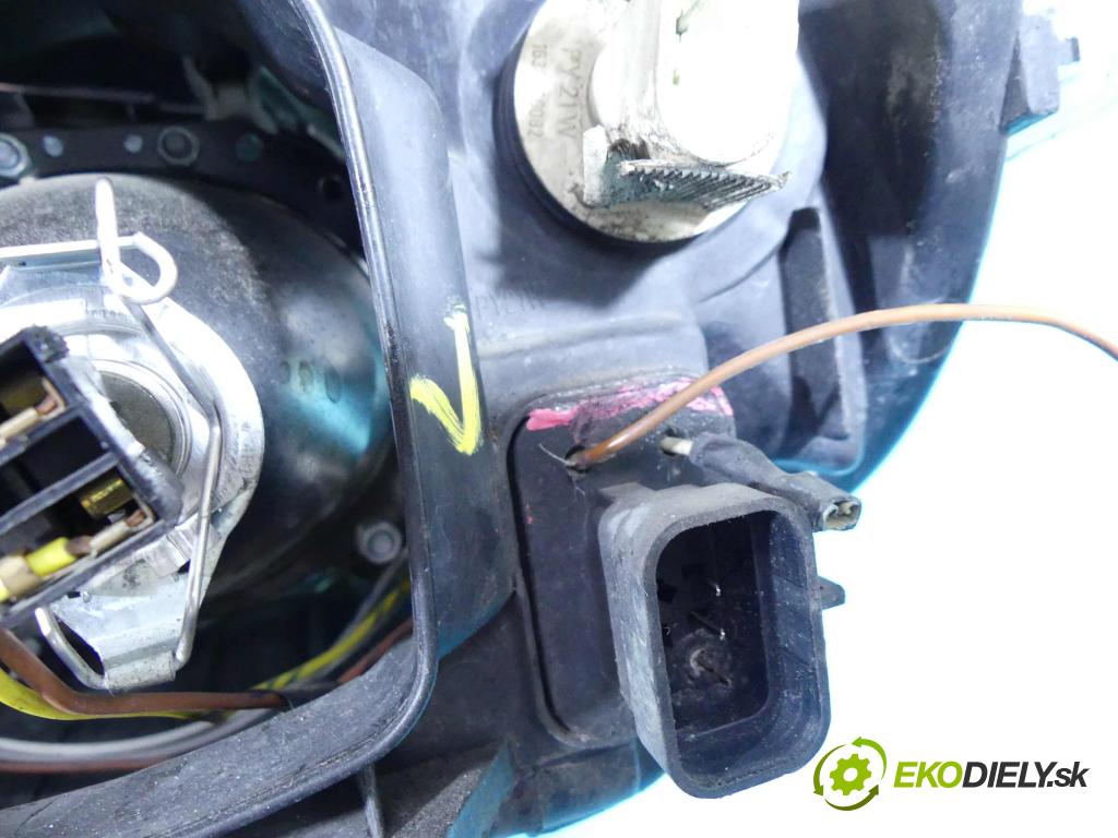 Mercedes ML W163 1997-2005 4.0 CDI 250 HP automatic 184 kW 3996 cm3 5- Reflektor: pravý  (Pravé)