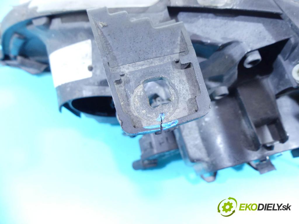 Mercedes ML W163 1997-2005 4.0 CDI 250 HP automatic 184 kW 3996 cm3 5- Reflektor: pravý  (Pravé)