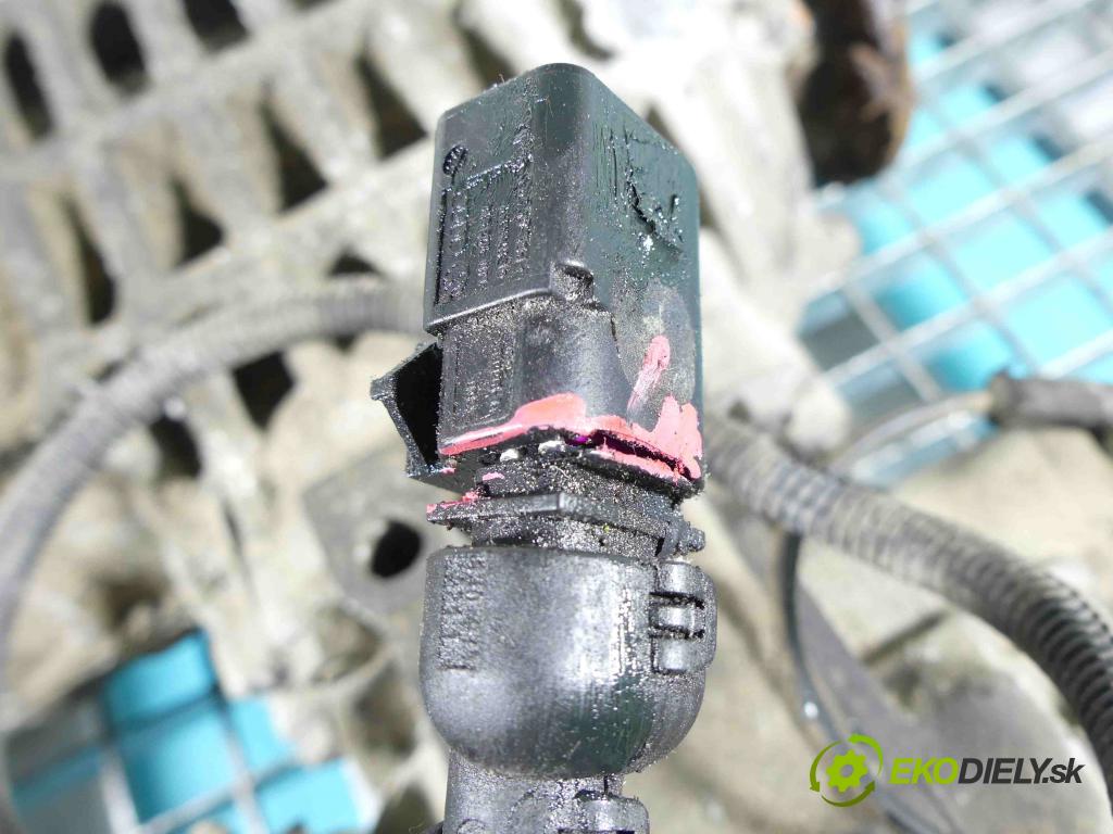 Vw Golf IV 1997-2003 1.9 tdi 131 HP manual 96 kW 1896 cm3 5- Most: zadní: 02D525554