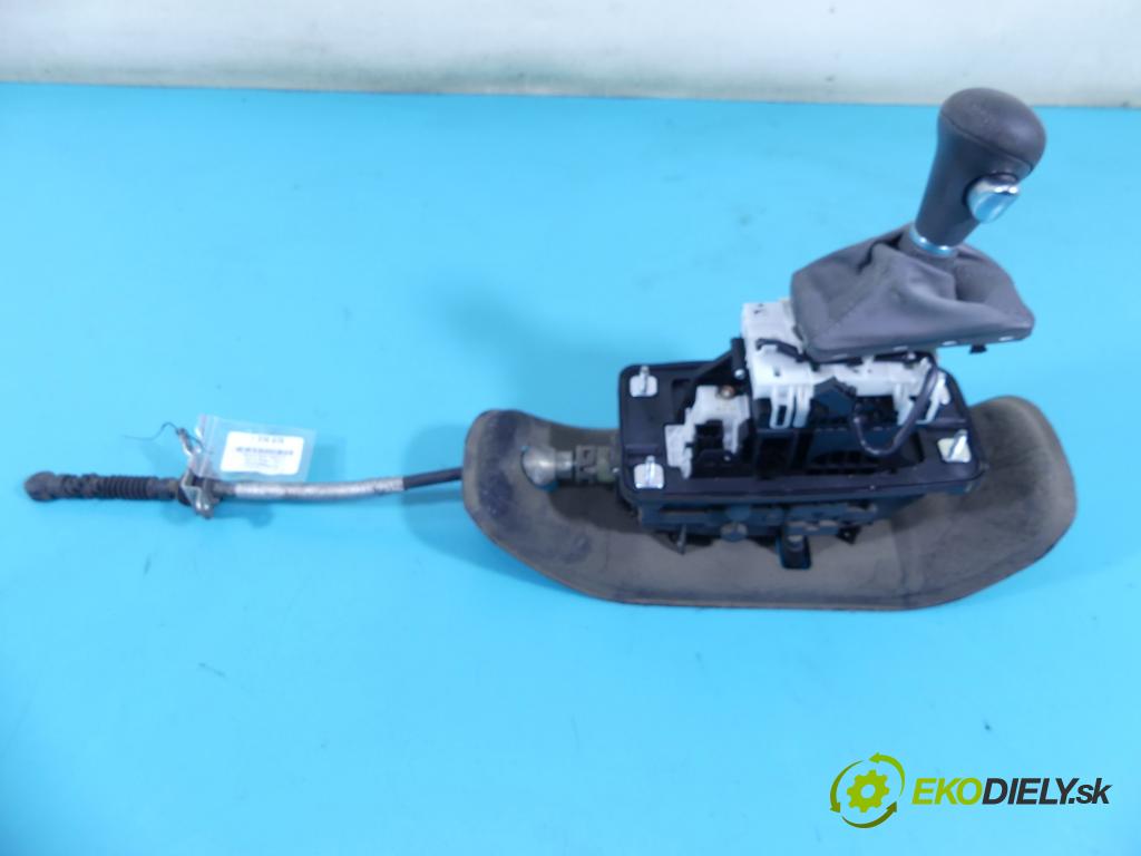 Audi A4 B8 2007-2015 2.0 TDI 143 HP automatic 105 kW 1968 cm3 4- Páka: Změny: stupeň,rýchlosť 8K1713041H (Rýchlostné páky / kulisy)