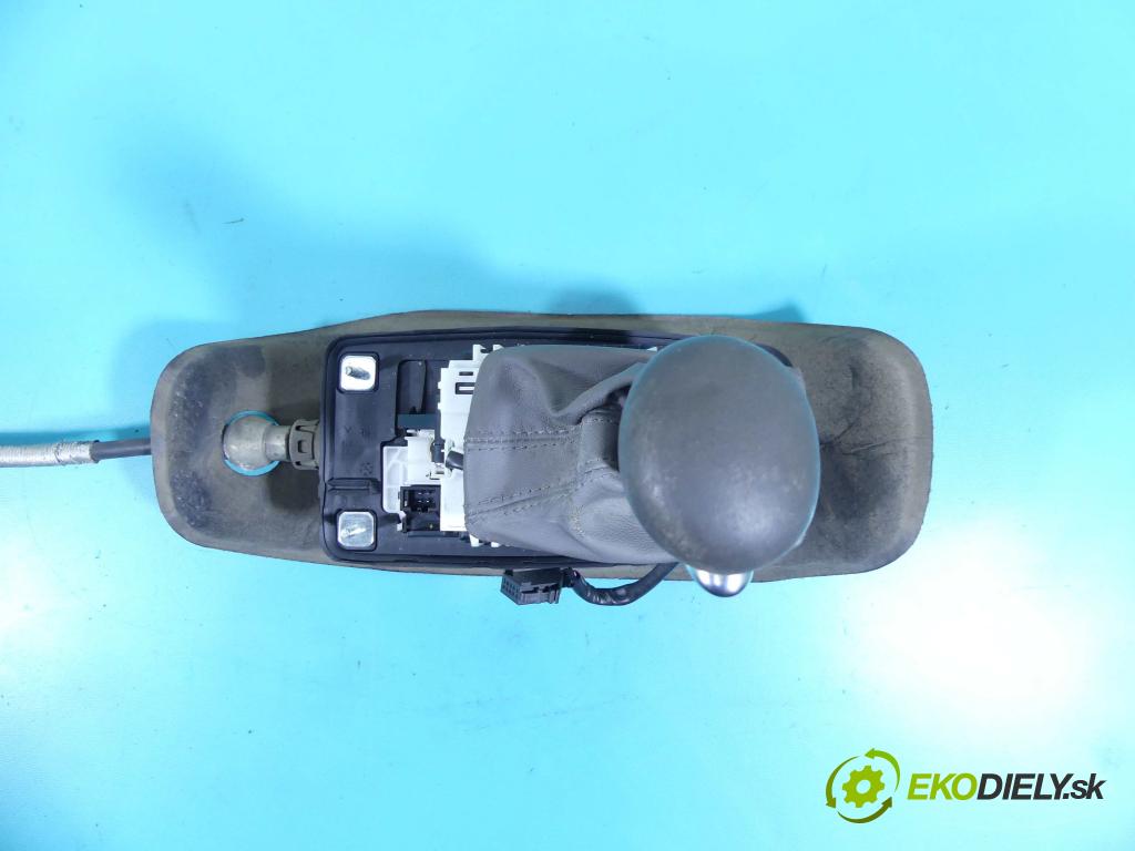 Audi A4 B8 2007-2015 2.0 TDI 143 HP automatic 105 kW 1968 cm3 4- Páka: Změny: stupeň,rýchlosť 8K1713041H (Rýchlostné páky / kulisy)