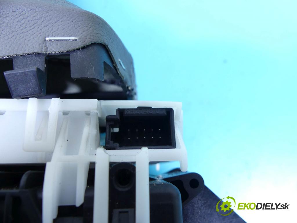 Audi A4 B8 2007-2015 2.0 TDI 143 HP automatic 105 kW 1968 cm3 4- Páka: Změny: stupeň,rýchlosť 8K1713041H (Rýchlostné páky / kulisy)