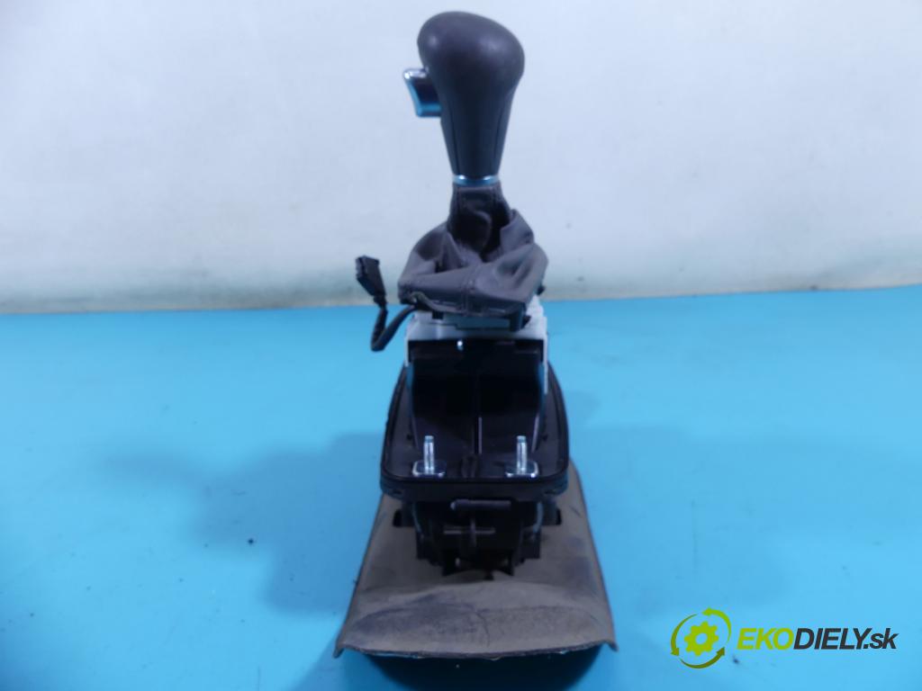 Audi A4 B8 2007-2015 2.0 TDI 143 HP automatic 105 kW 1968 cm3 4- Páka: Změny: stupeň,rýchlosť 8K1713041H (Rýchlostné páky / kulisy)