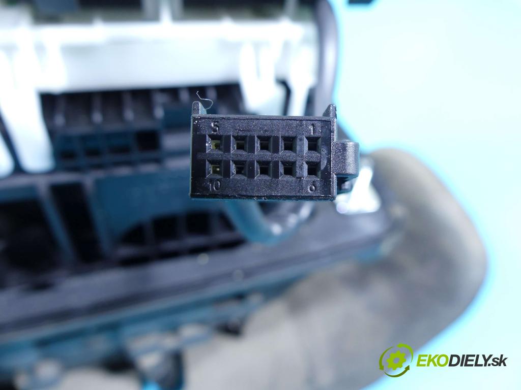 Audi A4 B8 2007-2015 2.0 TDI 143 HP automatic 105 kW 1968 cm3 4- Páka: Změny: stupeň,rýchlosť 8K1713041H (Rýchlostné páky / kulisy)