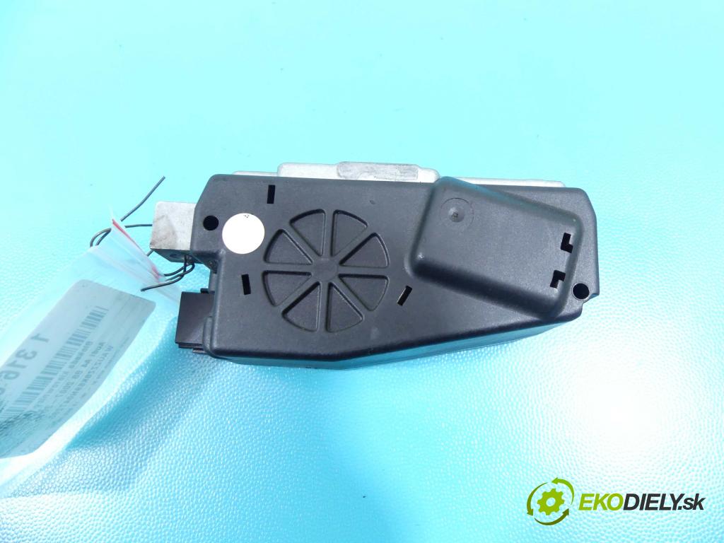 Audi A4 B8 2007-2015 2.0 TDI 143 HP automatic 105 kW 1968 cm3 4- Blokáda: řízení: 8K0905852D (Ostatné)