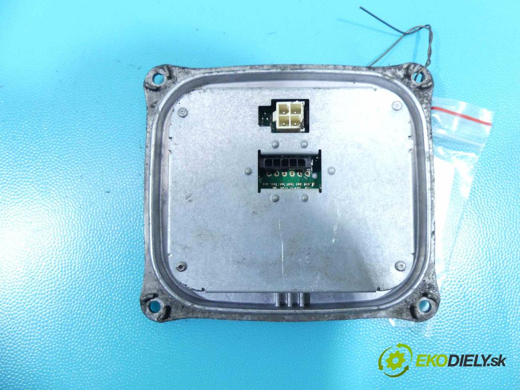 Audi A4 B8 2007-2015 2.0 TDI 143 HP automatic 105 kW 1968 cm3 4- střídač: xenon 1307329218 (Riadiace jednotky xenónu)