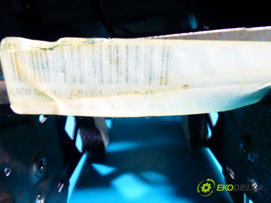 Bmw X5 E70 2006-2013 3.0d 235 HP automatic 173 kW 2993 cm3 5- operadlo 70W2002-02 (Lakťové opierky)
