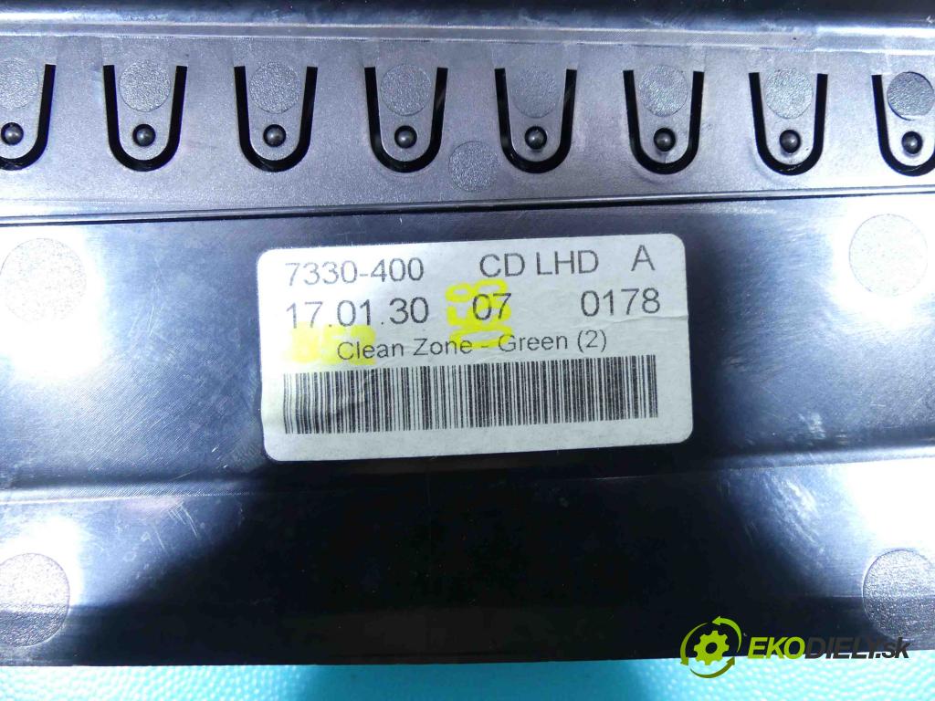 Volvo V60 I 2010-2018 2.0 D4 190 HP automatic 140 kW 1969 cm3 5- Mřížka: kúrenia stredová 30791699 (Mriežky kúrenia (fukáre))