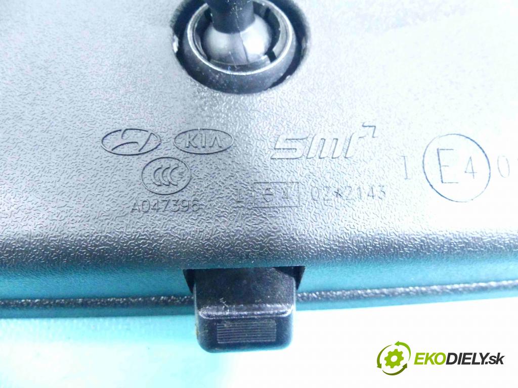 Hyundai i20 II 2014 -2020 1.2 16v 84KM manual 61,8 kW 1248 cm3 5- zpětné zrcátko vnitřní  (Světla vnitřní)