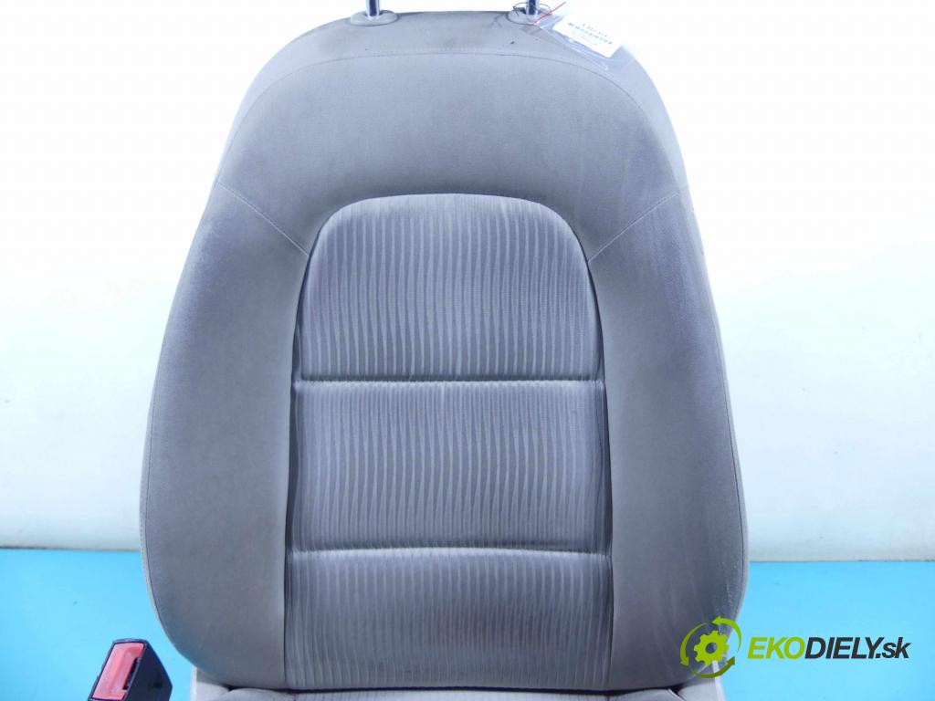 Audi A4 B8 2007-2015 2.0 TDI 143 HP automatic 105 kW 1968 cm3 4- Sedačka ľavý  (Sedačky, sedadlá)