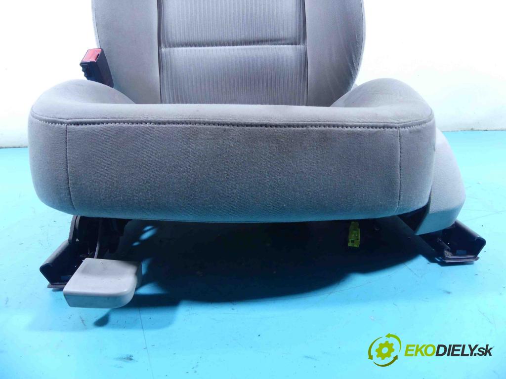 Audi A4 B8 2007-2015 2.0 TDI 143 HP automatic 105 kW 1968 cm3 4- Sedačka ľavý  (Sedačky, sedadlá)