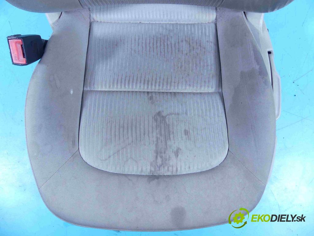 Audi A4 B8 2007-2015 2.0 TDI 143 HP automatic 105 kW 1968 cm3 4- Sedačka ľavý  (Sedačky, sedadlá)