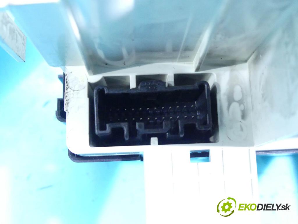 Mazda 5  2005-2010 2.0 citd 143 HP manual 105 kW 1998 cm3 5- panel kúrenia M1900CC33
