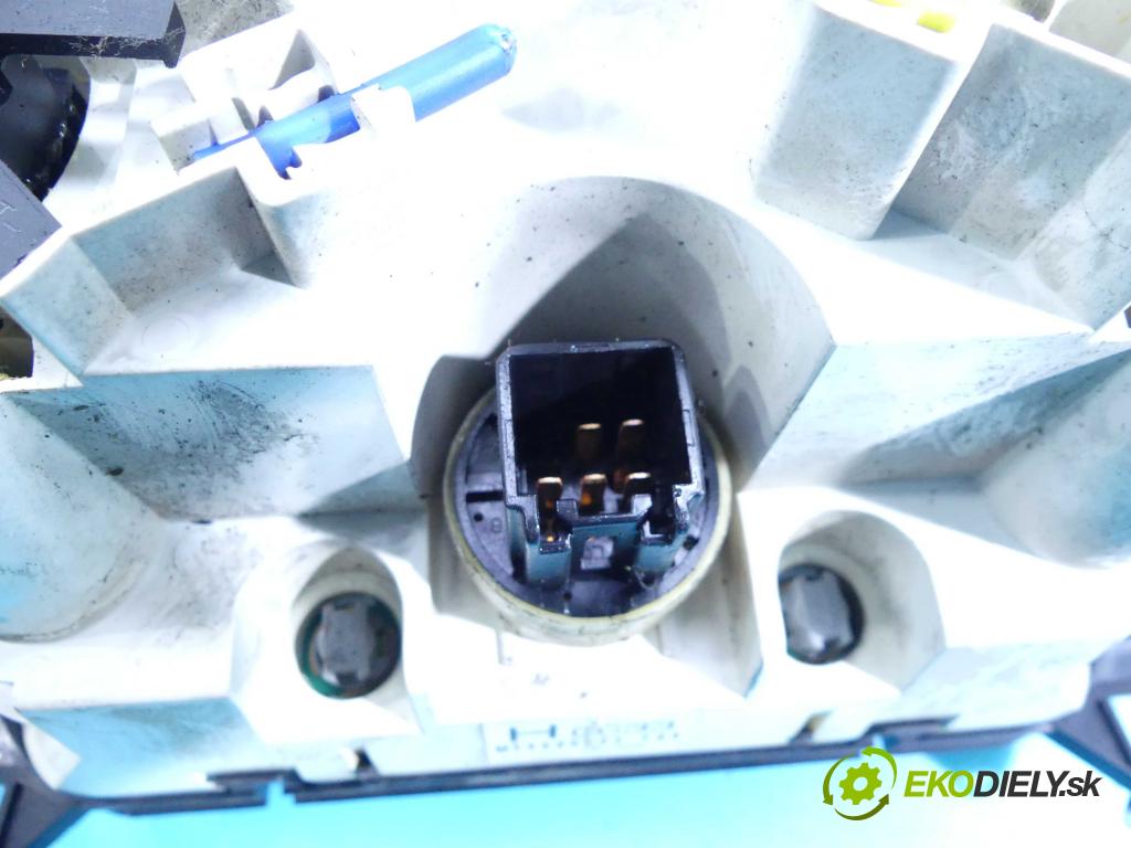 Mazda 5  2005-2010 2.0 citd 143 HP manual 105 kW 1998 cm3 5- panel kúrenia M1900CC33