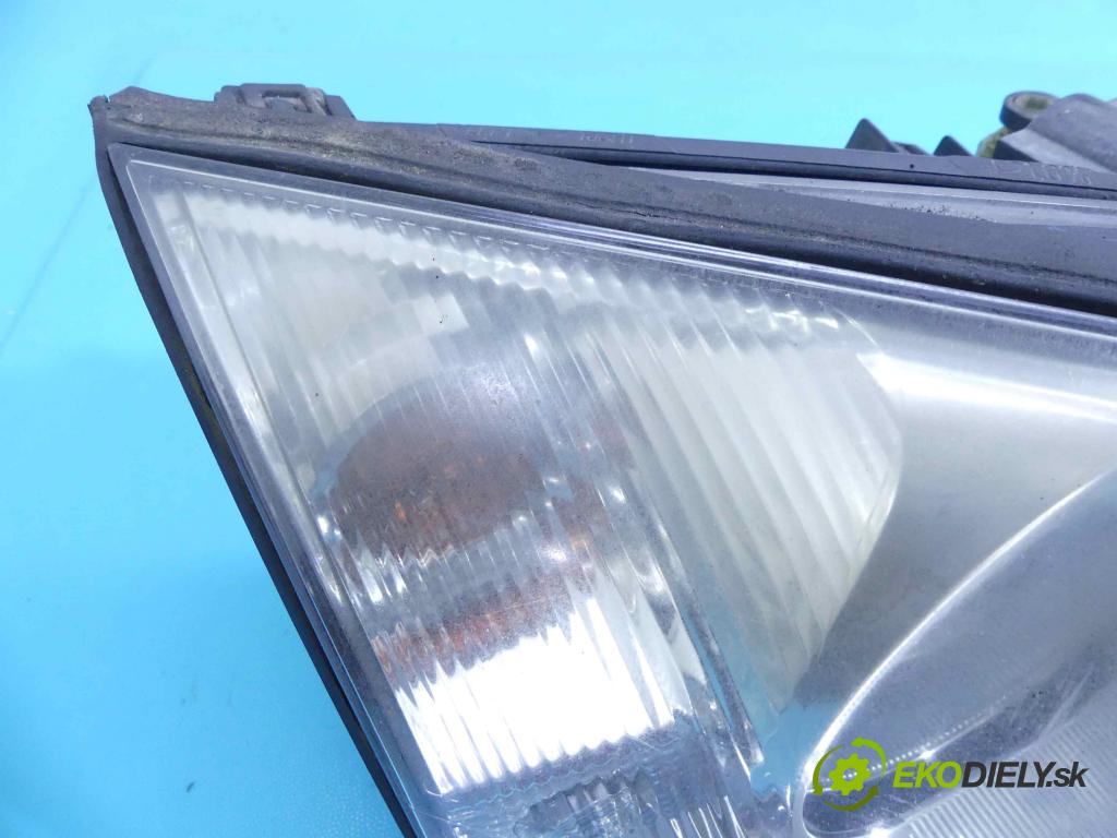 Ford Mondeo Mk3 2000-2007 2.0 tdci 129 HP manual 95 kW 1999 cm3 5- Reflektor: pravý 0301174202 (Pravé)