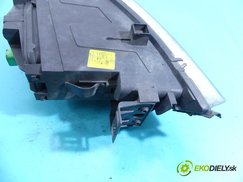 Ford Mondeo Mk3 2000-2007 2.0 tdci 129 HP manual 95 kW 1999 cm3 5- Reflektor: pravý 0301174202 (Pravé)