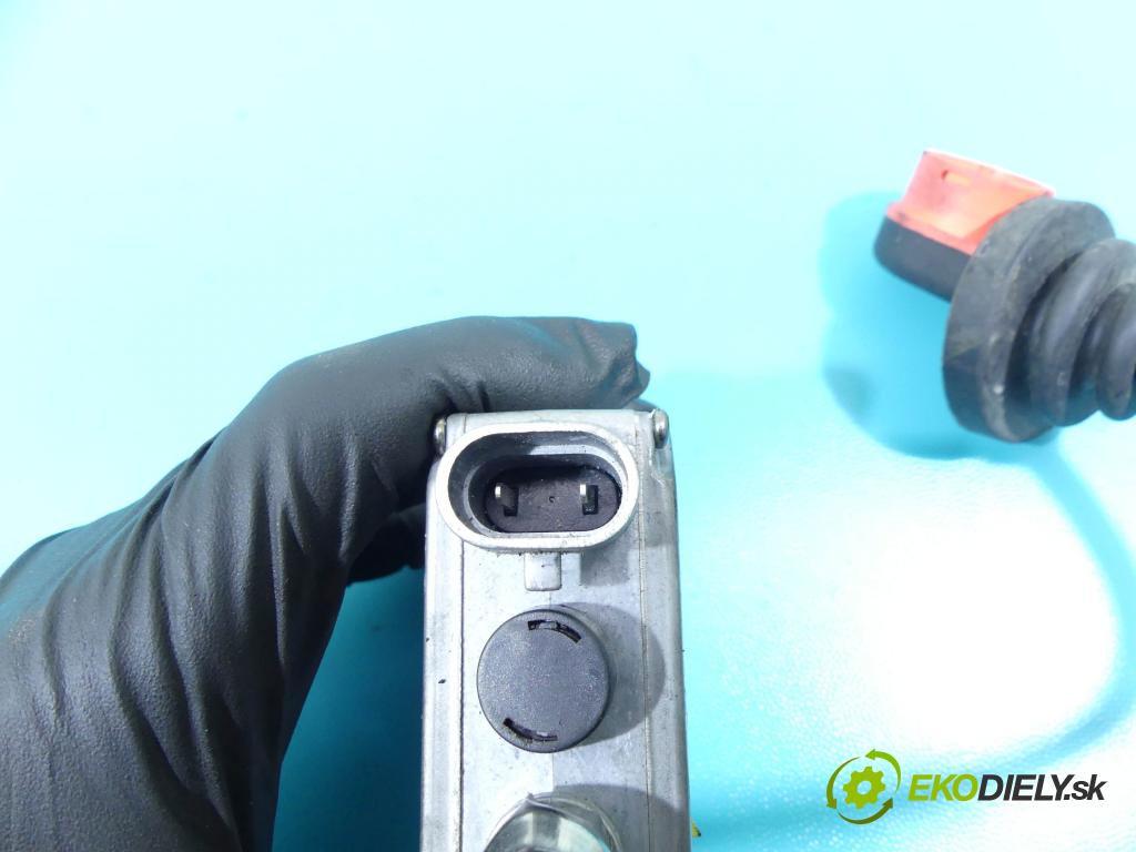 Bmw 5 E39 1996-2003 2.0 R6 150 HP manual 110 kW 1991 cm3 4- střídač: xenon 4B0941471 (Riadiace jednotky xenónu)