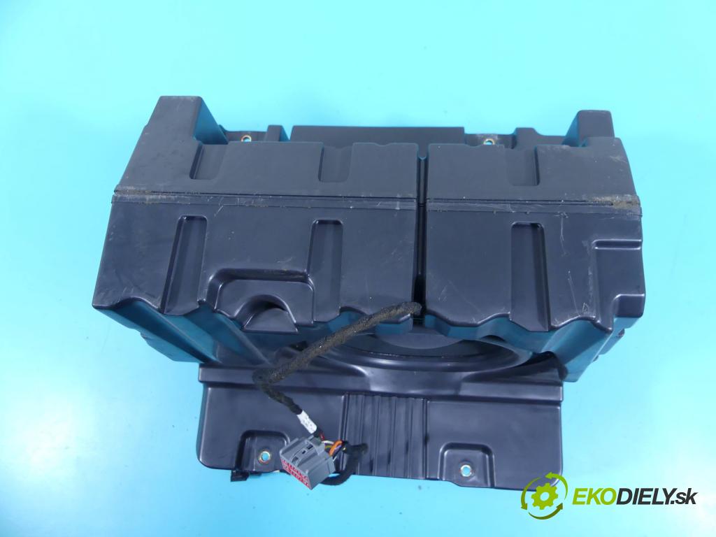 Porsche Panamera I 970 2009-2016 4.8 V8 400KM: automatic 294 kW 4806 cm3 5- Subwoofer: 97064556503 (Audio zariadenia)