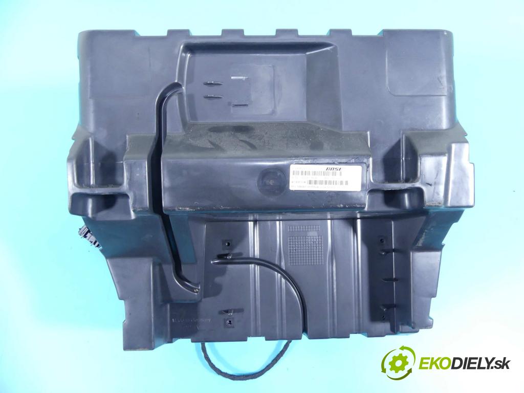 Porsche Panamera I 970 2009-2016 4.8 V8 400KM: automatic 294 kW 4806 cm3 5- Subwoofer: 97064556503 (Audio zariadenia)