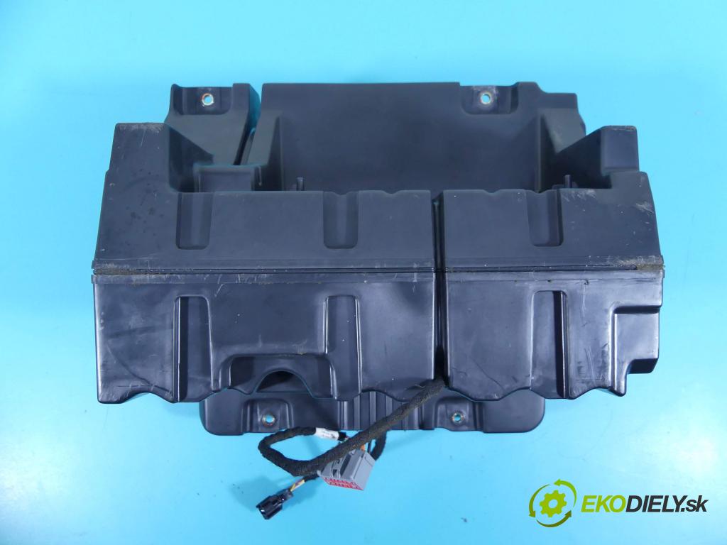 Porsche Panamera I 970 2009-2016 4.8 V8 400KM: automatic 294 kW 4806 cm3 5- Subwoofer: 97064556503 (Audio zariadenia)