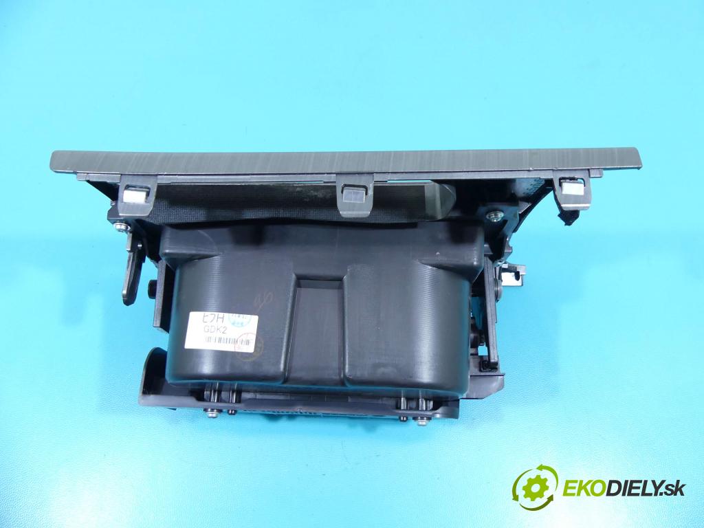 Mazda 6 II GH 2007-2012 2.0 16v DISI 155 HP manual 114 kW 1999 cm3 5- Rukojeť: na nápoje: GS1D-64361 (Úchyty, držiaky na nápoje)