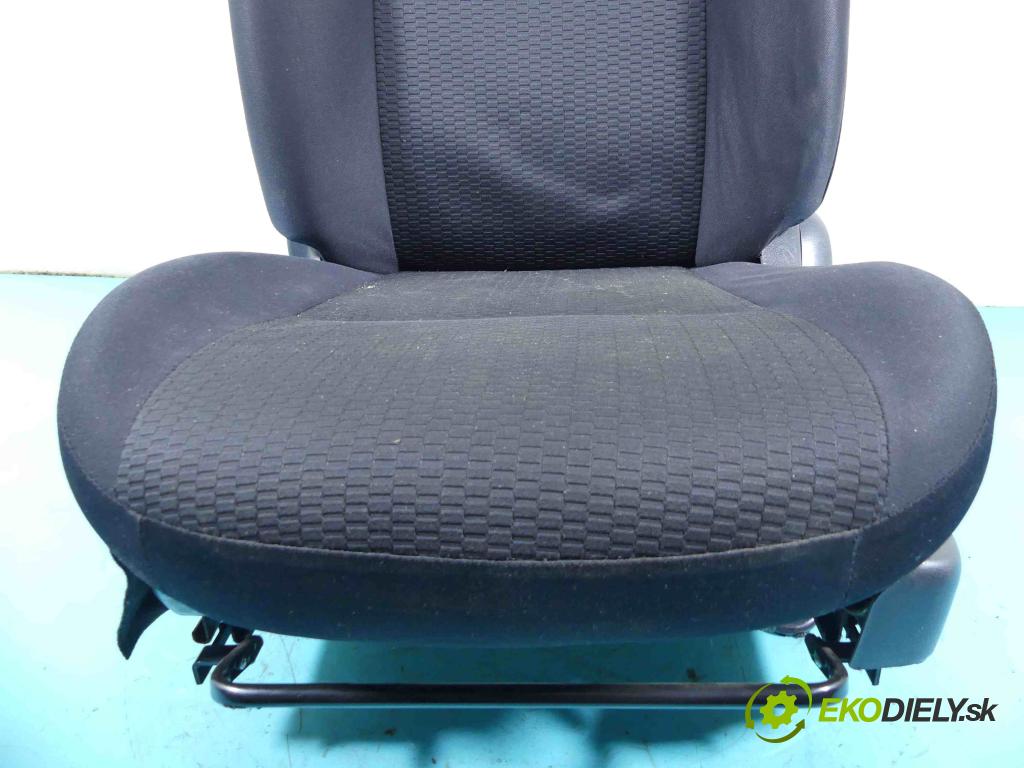 Nissan Micra K13 2010-2017 1.2 16V 80 HP manual 59 kW 1198 cm3 5- Sedačka ľavý  (Sedačky, sedadlá)