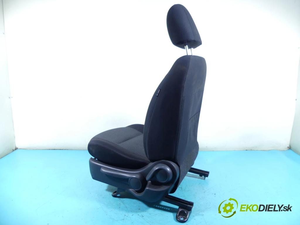 Nissan Micra K13 2010-2017 1.2 16V 80 HP manual 59 kW 1198 cm3 5- Sedačka ľavý  (Sedačky, sedadlá)