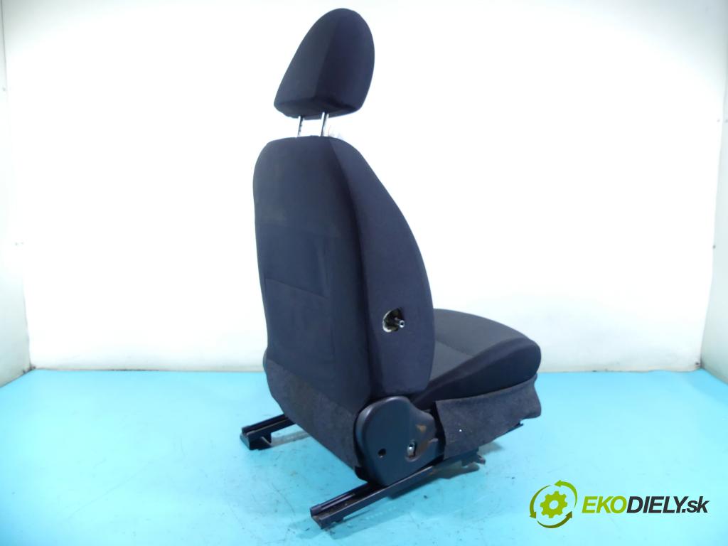 Nissan Micra K13 2010-2017 1.2 16V 80 HP manual 59 kW 1198 cm3 5- Sedačka ľavý  (Sedačky, sedadlá)