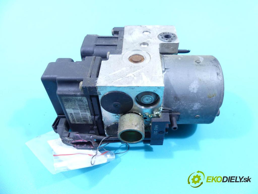 Audi A4 B5 1994-2001 1.6 101 HP manual 74 kW 1595 cm3 4- čerpadlo abs 0273004281 (Pumpy ABS)