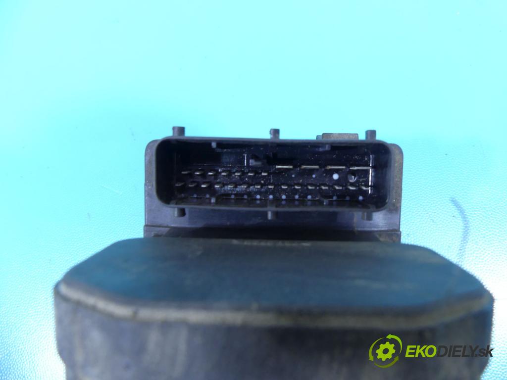Audi A4 B5 1994-2001 1.6 101 HP manual 74 kW 1595 cm3 4- čerpadlo abs 0273004281 (Pumpy ABS)