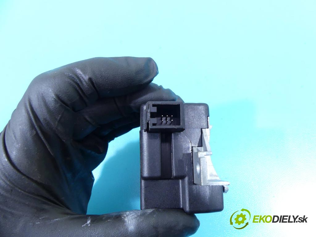 Porsche Panamera I 970 2009-2016 4.8 V8 400KM: automatic 294 kW 4806 cm3 5- Blokáda: řízení: 7PP905852C (Ostatné)